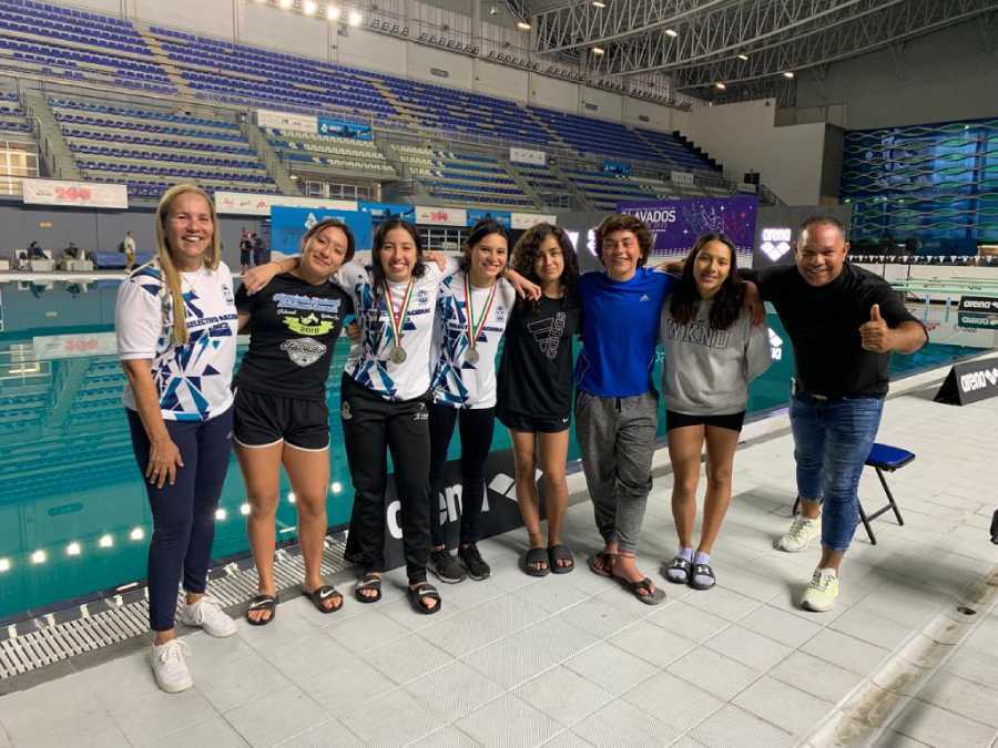 Clavadistas quintanarroenses aseguran su participación en los Nacionales CONADE 2023 y obtienen medallas en torneo nacional