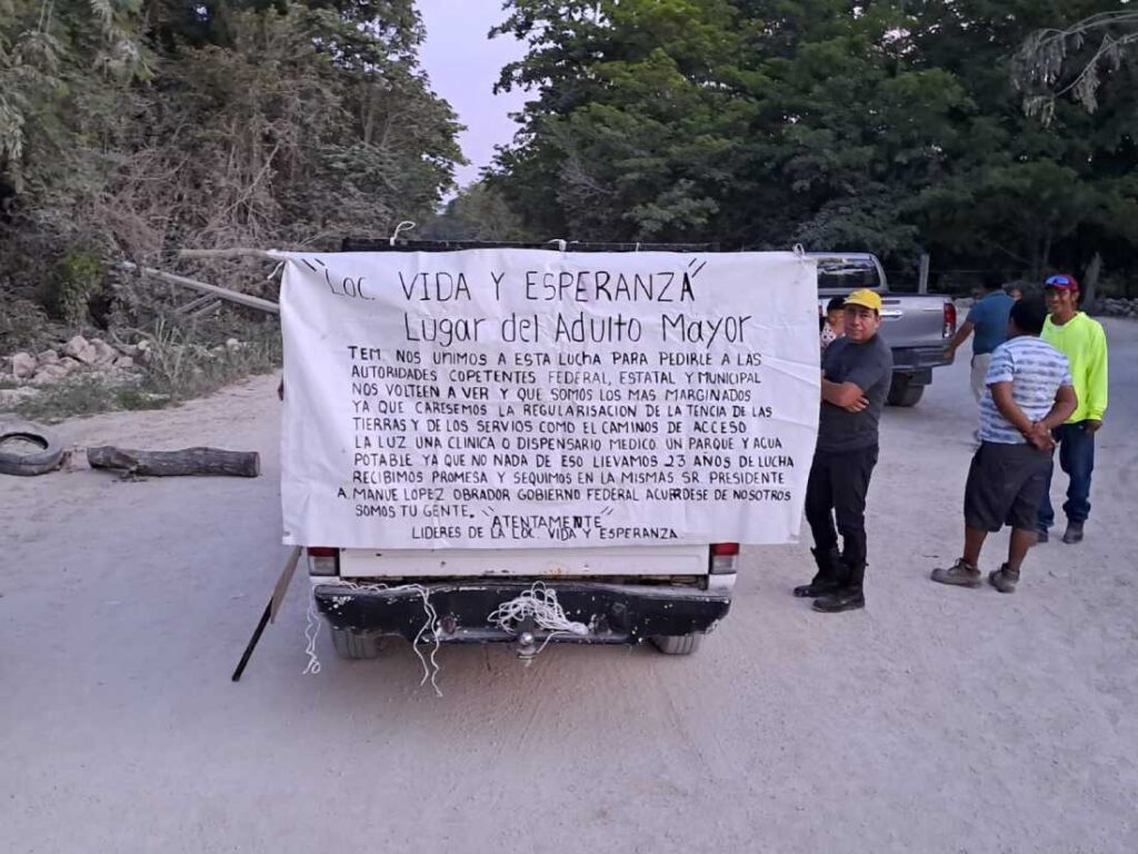 Comunidades de la zona norponiente del Tren Maya bloquean acceso a proveedores y trabajadores exigiendo servicios y certeza juridica 1