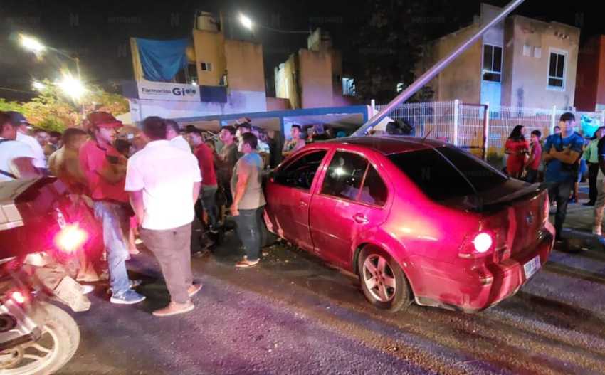 Conductor ebrio arrolla a una familia en Villas del Sol sin causar victimas fatales 1 1