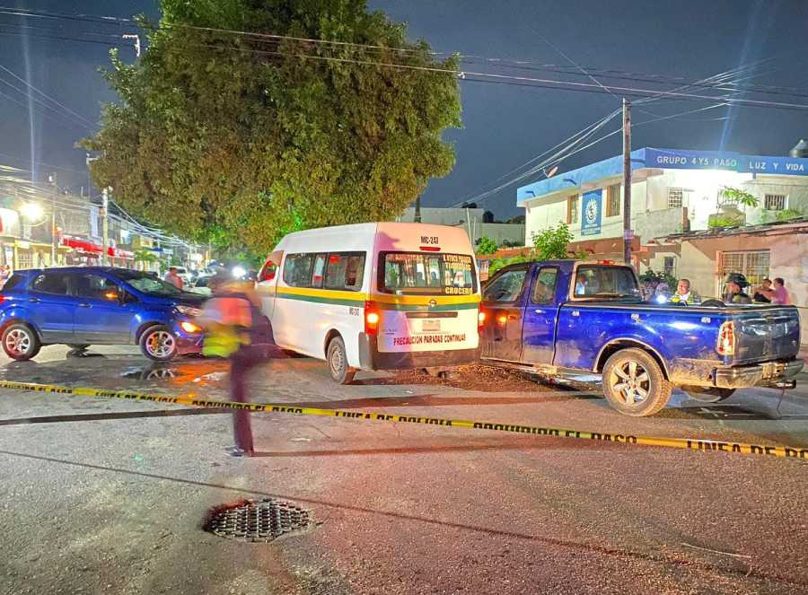 Deja 7 Lesionados Choque Entre Van De Transporte Público Y Camioneta En Cancún Info Caribe 8226