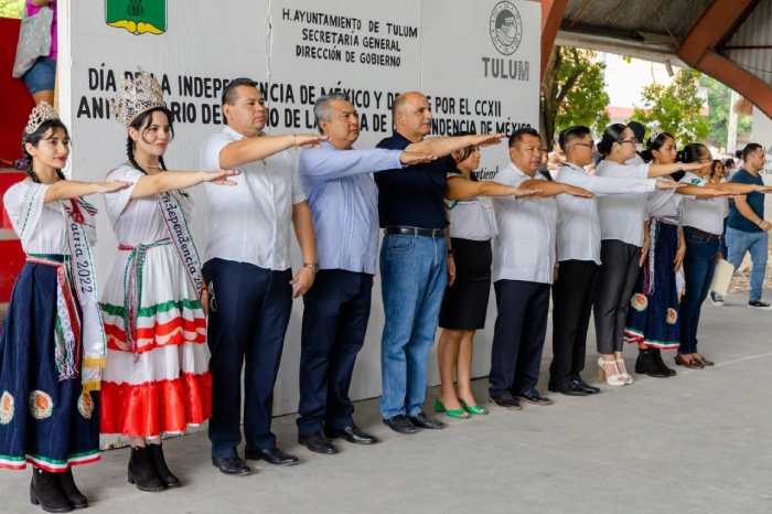 Desfile-cívico-del-16-de-Septiembre-en-Tulum