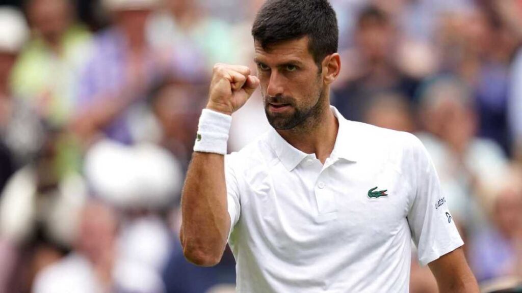 Djokovic supera desafíos para alcanzar un hito de 90 victorias en Wimbledon