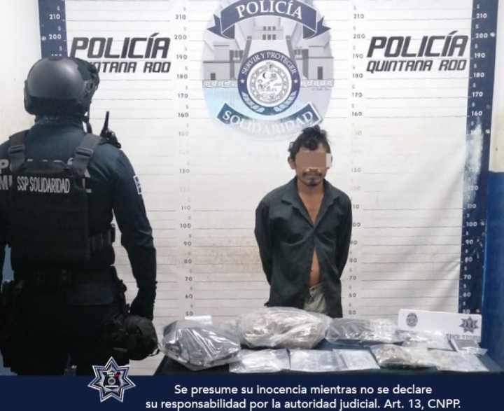 Dos Arrestos por Tráfico de Drogas en Playa del Carmen con el Decomiso de Más de 100 Posibles Dosis