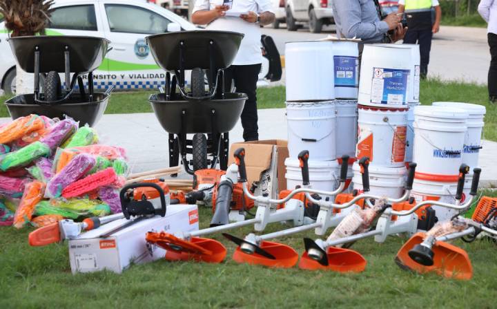 ENTREGA BLANCA MERARI EQUIPAMIENTO Y UNIFORMES A TRABAJADORES DE SERVICIOS PUBLICOS 2