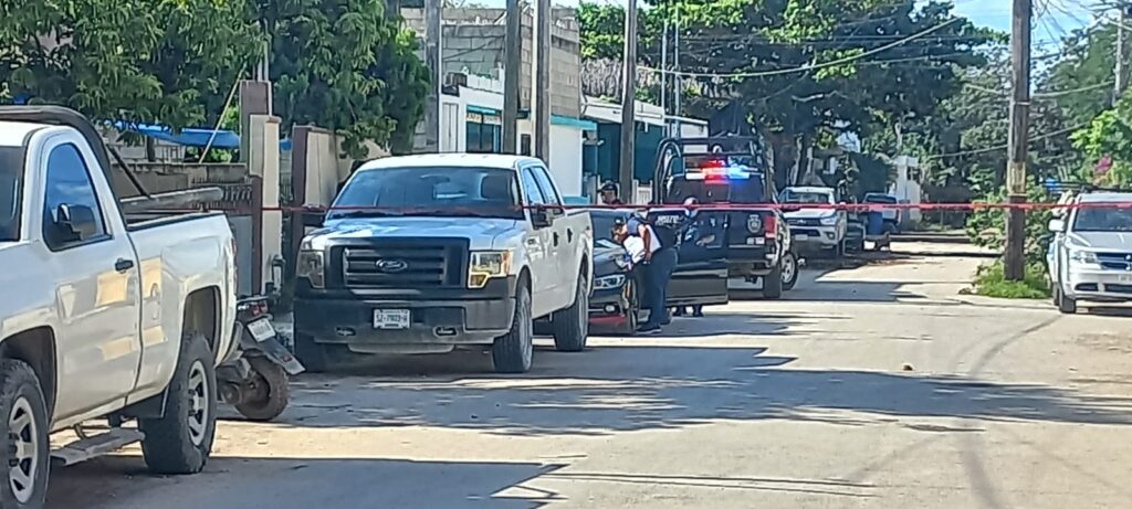 Ejecutan a un hombre al interior de un auto de lujo en Tulum