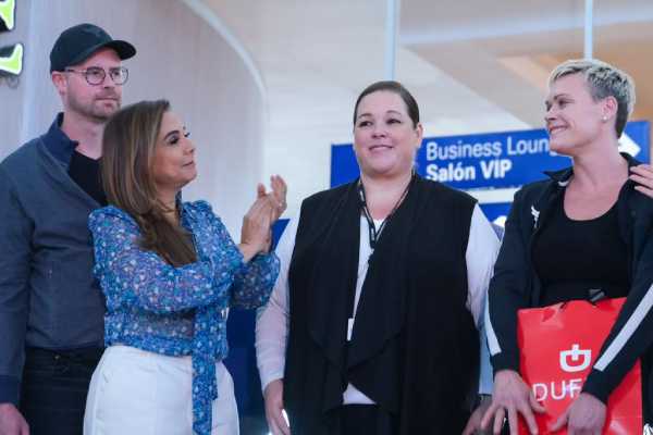 El Aeropuerto Internacional de Cancun Mara Lezama le da la bienvenida al pasajero numero 30 millones 2