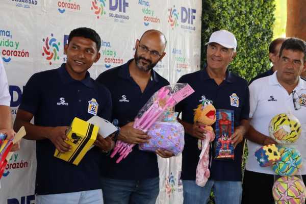 El Club Inter Playa del Carmen dona miles de juguetes al DIF Solidaridad en apoyo al Dia del Nino 2