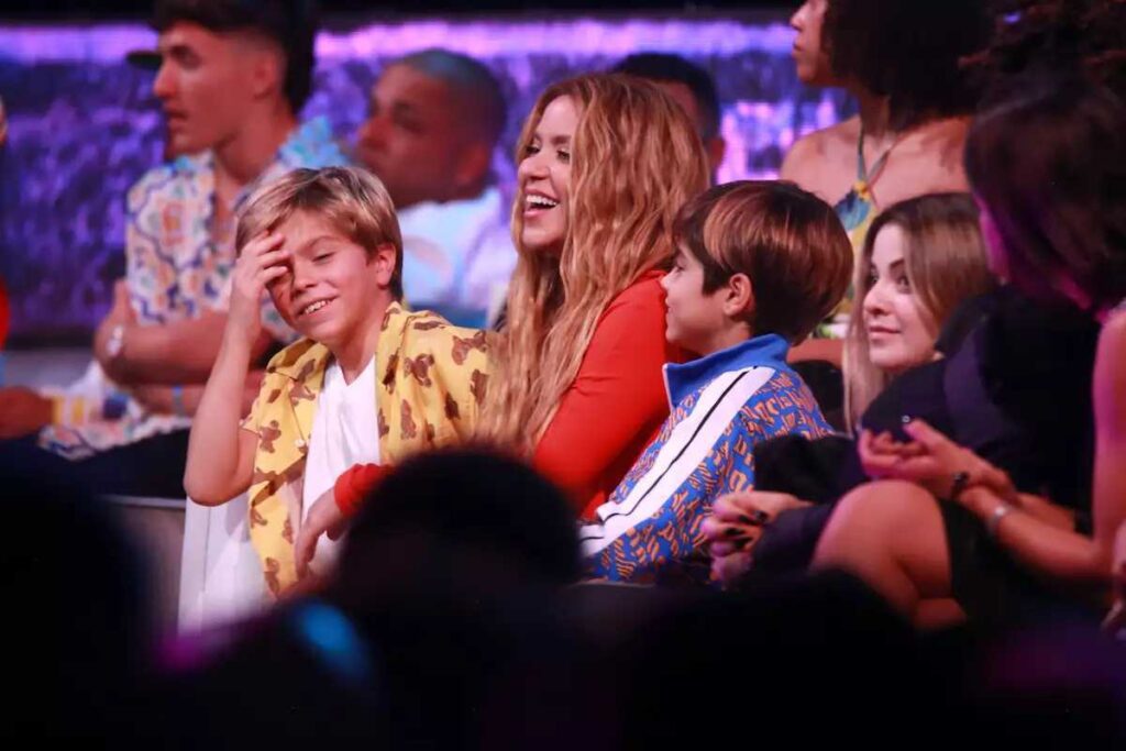 El conmovedor mensaje de Shakira a sus hijos roba corazones en los Premios Juventud