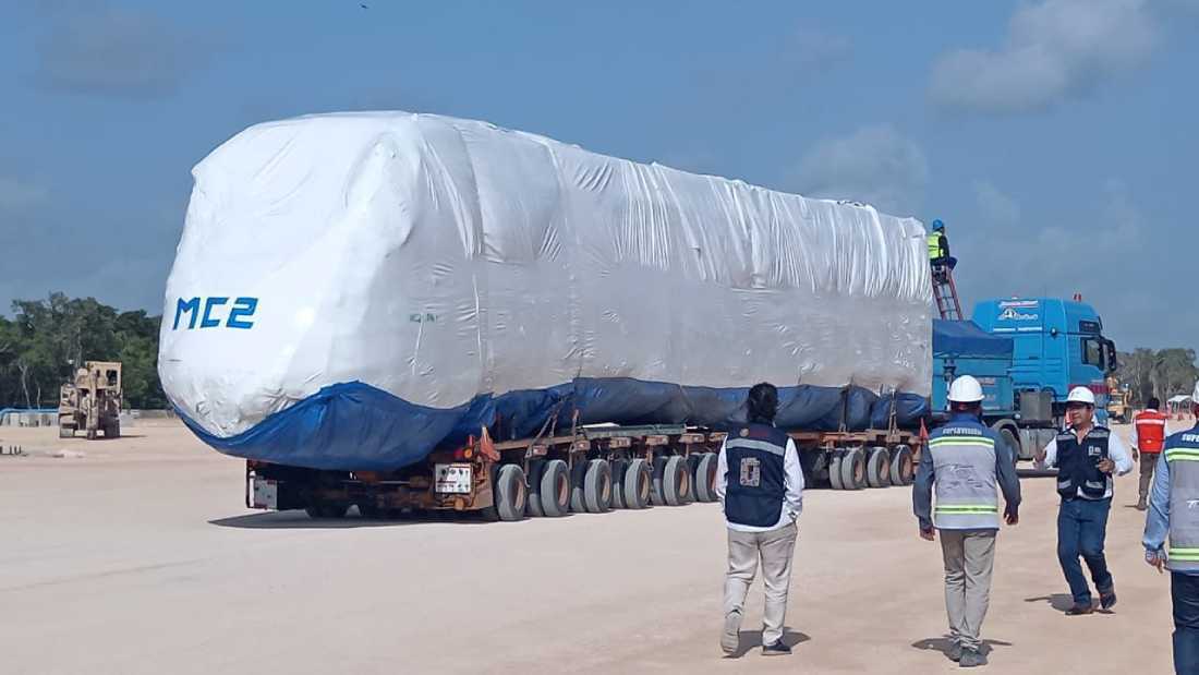 El primer vagón del Tren Maya llega triunfante a Cancún