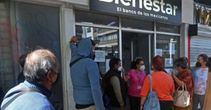 El programa de la Tarjeta del Bienestar beneficia a los adultos mayores