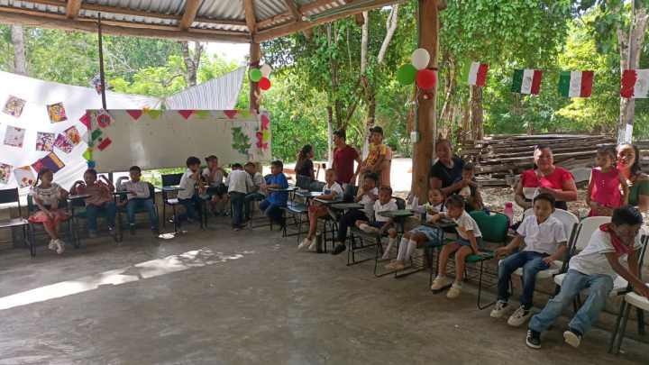 Emotiva Celebracion en Escuelas de Los Faisanes en Conmemoracion del Dia de la Independencia 2