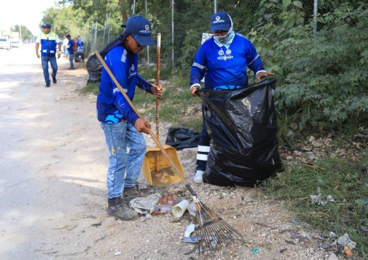 Esfuerzos Municipales para Restaurar Calles y Avenidas Afectadas por Lluvias en Playa del Carmen 2