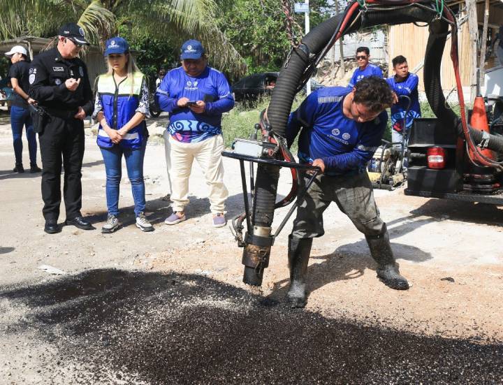 Esfuerzos Municipales para Restaurar Calles y Avenidas Afectadas por Lluvias en Playa del Carmen