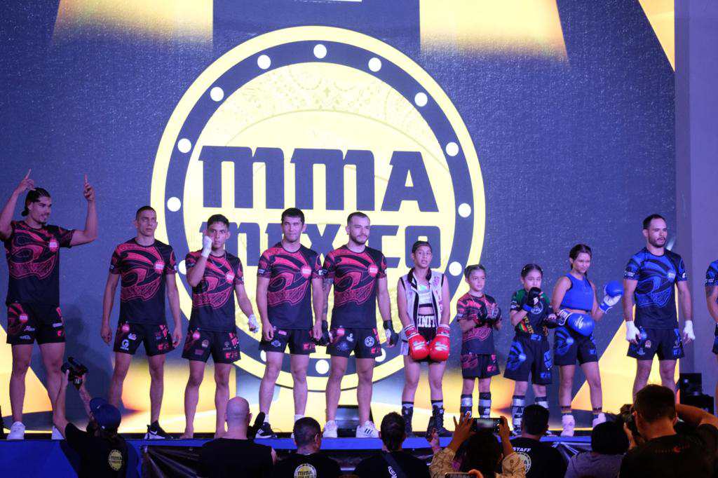 Espectacular función de MMA Mexico en Playa del Carmen