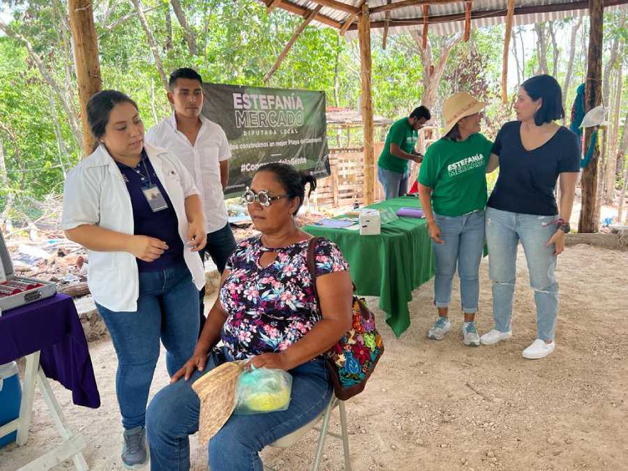 Estefania Mercado se involucra personalmente en la atencion de solicitudes de apoyo en Playa del Carmen 1