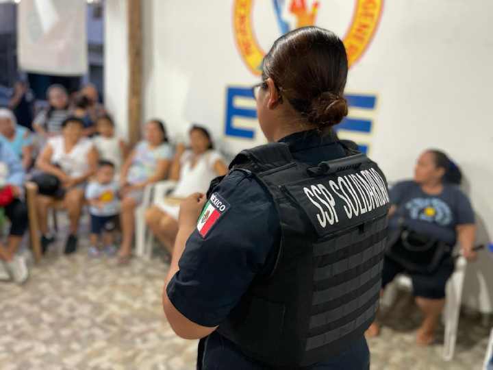 Estrechando Lazos para una Comunidad Segura: Comités Vecinales Refuerzan la Cooperación entre la Policía y la Sociedad