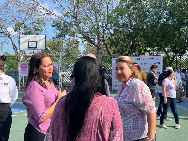 Estudiantes universitarios promueven el respeto hacia las mujeres en evento del DIF Solidaridad en Quintana Roo 2