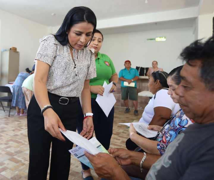 FORTALECE BLANCA MERARI A LOS SECTORES ECONÓMICOS DE PUERTO MORELOS EN BENEFICIO DE LA POBLACIÓN