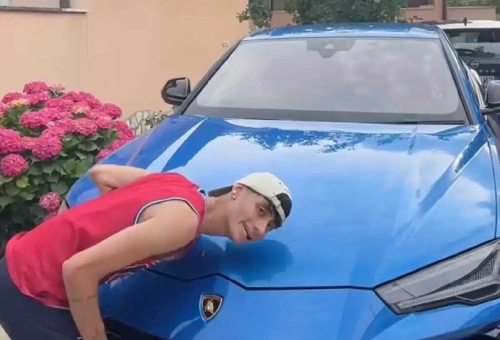 Fatídica tragedia: Desafío viral de youtubers en un Lamborghini provoca la muerte de un niño de cinco años