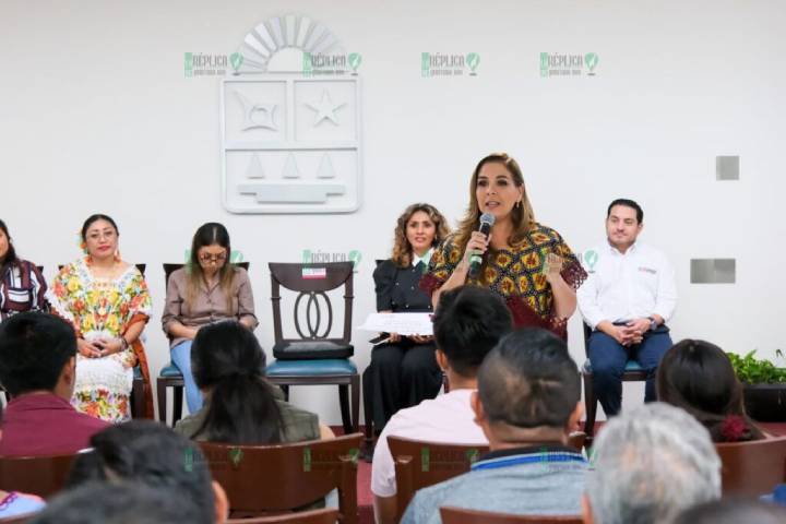 Fomento Cultural en Quintana Roo: Mara Lezama Entrega Fondos Estatales y Federales