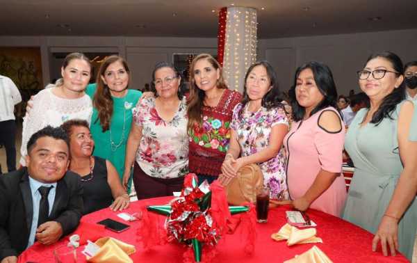 Gobernadora Mara Lezama celebra Posada Navidena con colaboradores de la familia DIF Quintana Roo 3