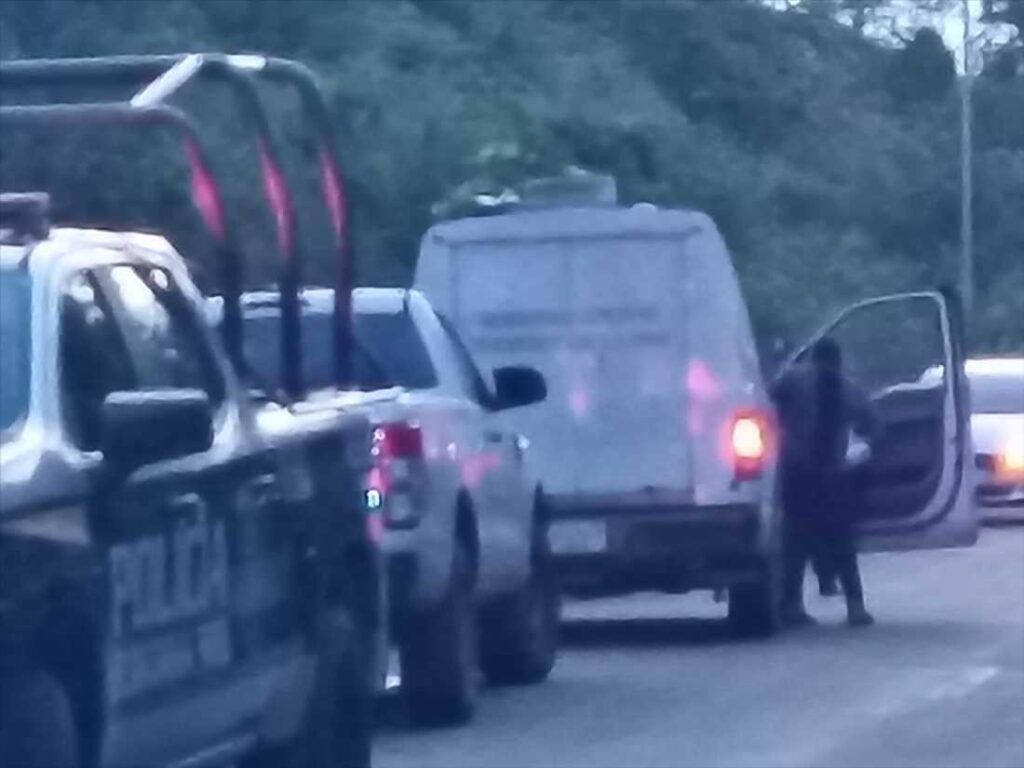 Hallan cuerpo sin vida de soldado ejecutado en ruta hacia Bacalar