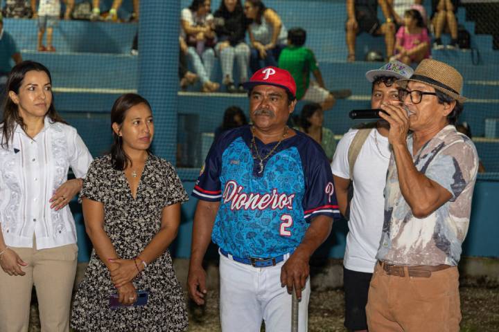 Honrando el Legado de Angel Gomez Rodriguez en el Estadio de Beisbol 1