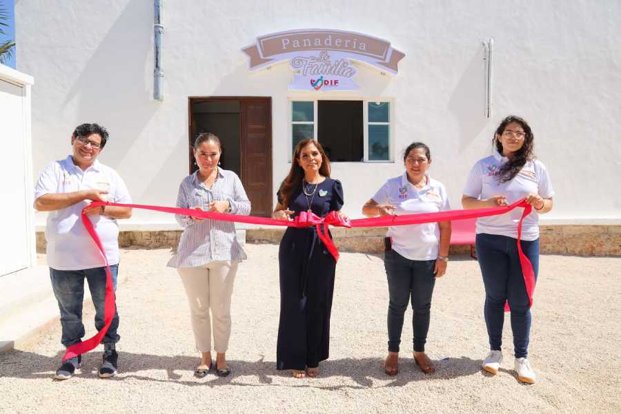 Inauguración de la Panadería "La Familia" en Chetumal