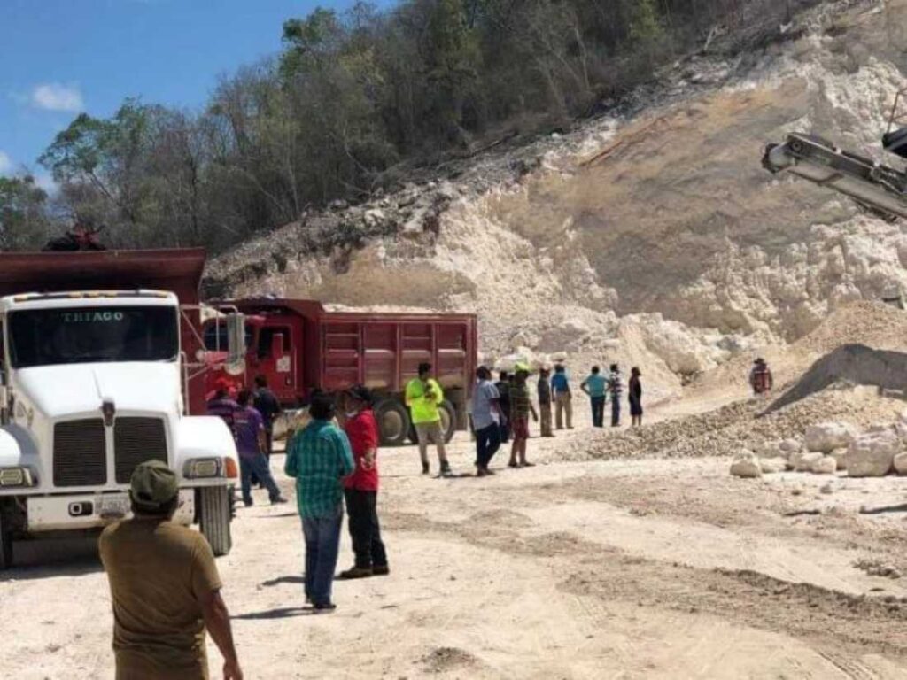 Incorporación de camiones cañeros para agilizar construcción del Tren Maya en el Sur de Quintana Roo