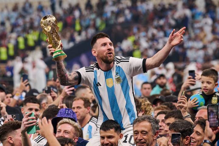 La Subasta de las Históricas Camisetas de Messi: Un Evento que Promete Récords