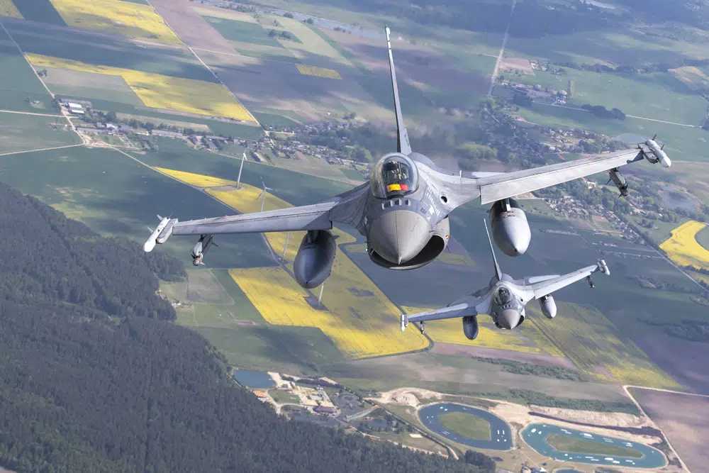 La UE celebra la capacitación de pilotos de F-16 para apoyar a Ucrania