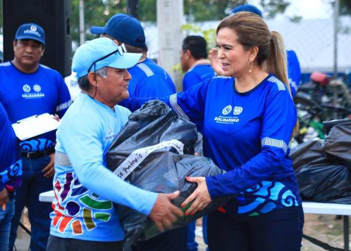 Lili Campos Eleva el Bienestar del Personal de Servicios Publicos con Uniformes de Primera Calidad 1