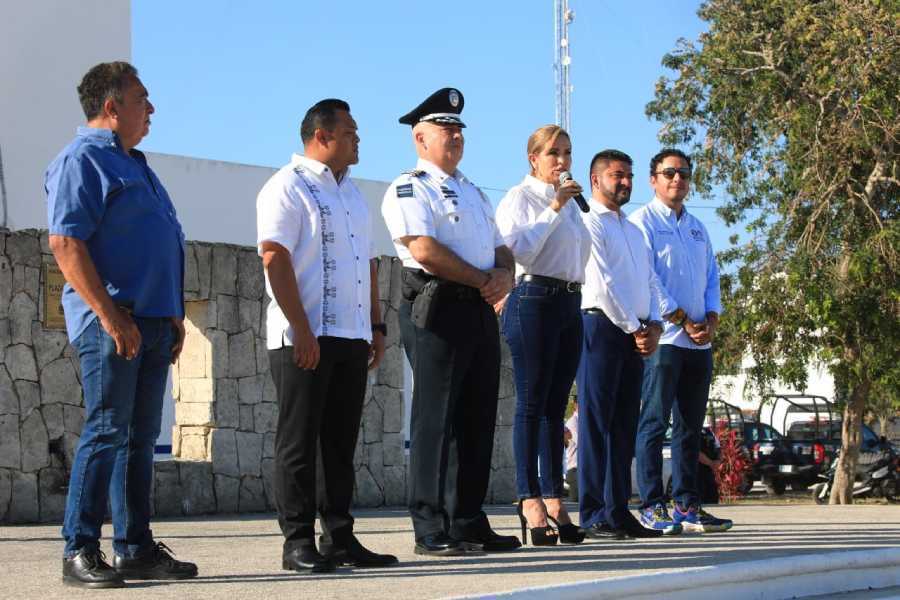 Lili Campos anuncia programa de apoyo educativo y laboral para la policía de Solidaridad