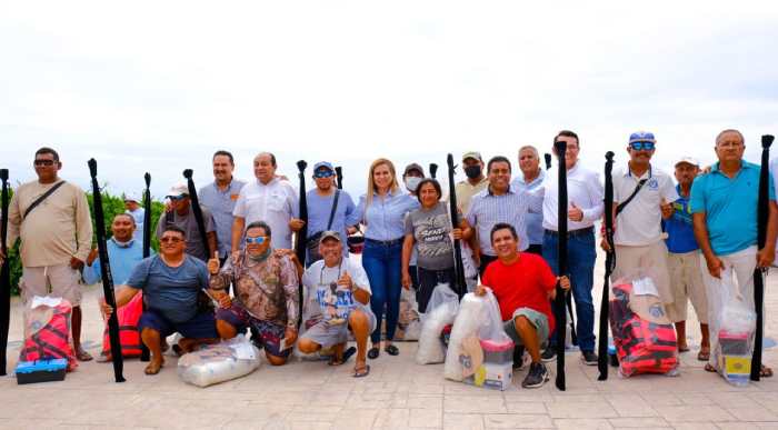 Lili Campos apoya la industria pesquera de Solidaridad