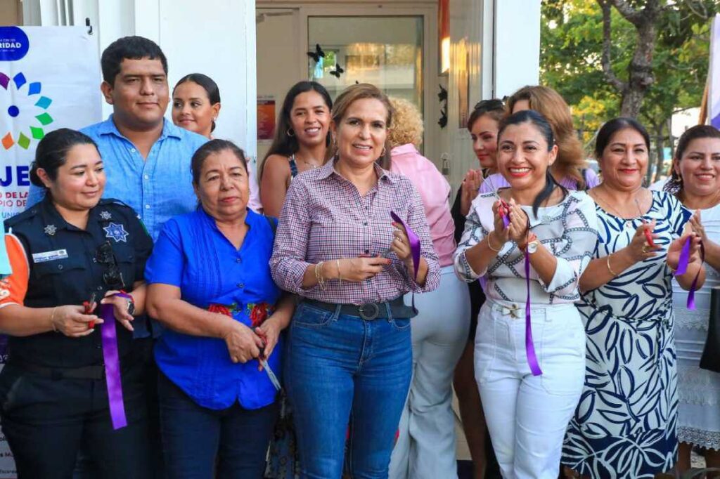 Lili Campos inaugura el primer Punto Violeta en Puerto Aventuras para combatir la violencia de género