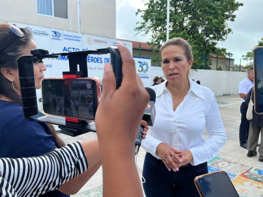 Lili Campos inspira valores civicos y amor a la patria en la comunidad escolar 2