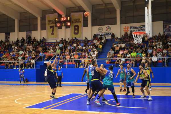 Lili Campos reabre el Poliforum en la Unidad Deportiva Playa del Carmen con su duela remodelada 1