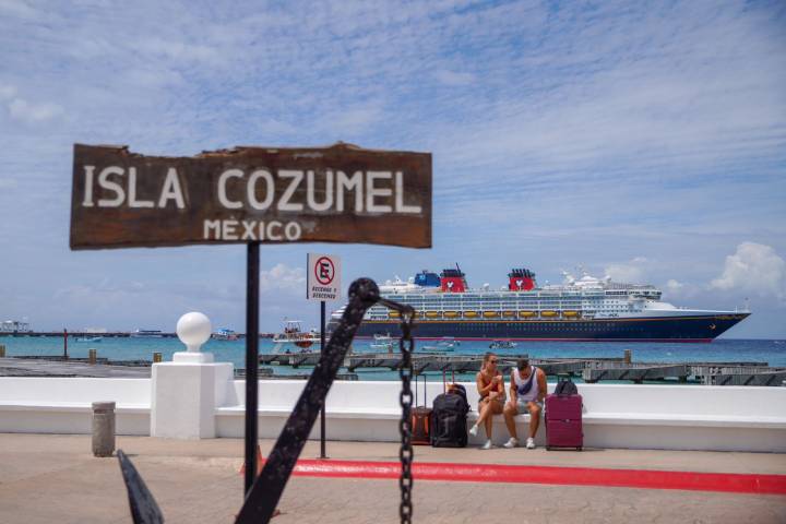 Cozumel Recibe su Primera Visita de Cruceros de Lujo Noruegos