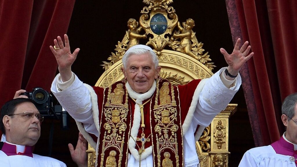 Luto en el Vaticano: políticos y eclesiásticos lamentan la muerte de Benedicto XVI