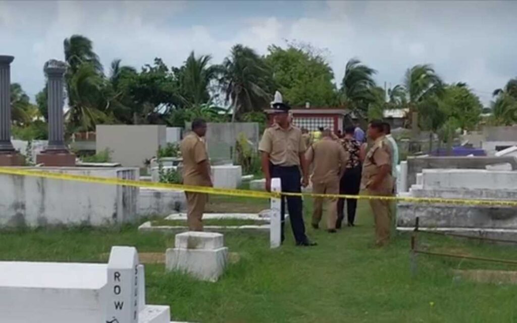 Macabro suceso en un cementerio de Belice: Joven brutalmente asesinado