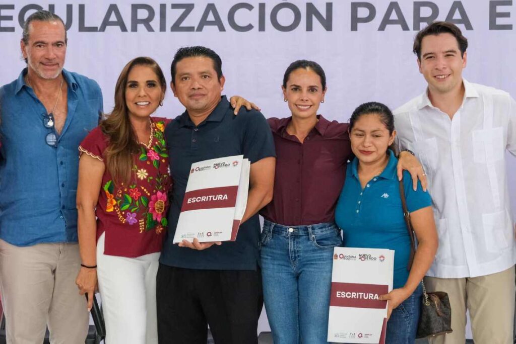 Mara Lezama Aporta Certidumbre Juridica a Familias de Benito Juarez con Entrega de Titulos de Propiedad 2