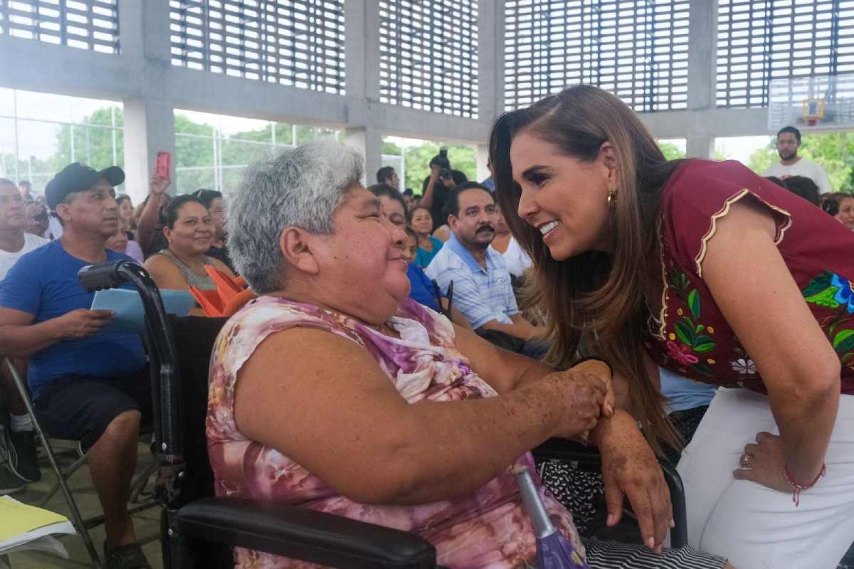 Mara Lezama Aporta Certidumbre Jurídica a Familias de Benito Juárez con Entrega de Títulos de Propiedad