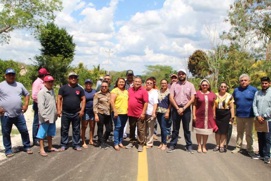 Mara Lezama cumple con San Felipe II al rehabilitar un camino de 5 km en José María Morelos