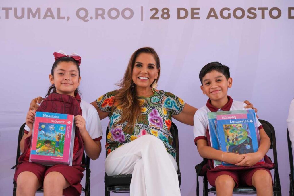 Mara Lezama da Inicio al Nuevo Ciclo Escolar 2023 2024 con Entrega de Utiles y Uniformes 2