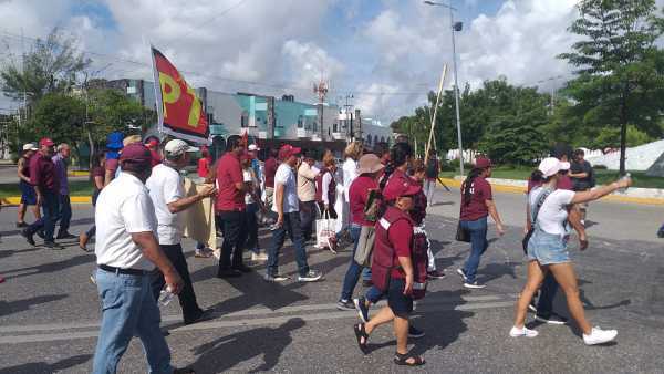 Mara Lezama encabeza contingente de Quintana Roo a favor de AMLO 1