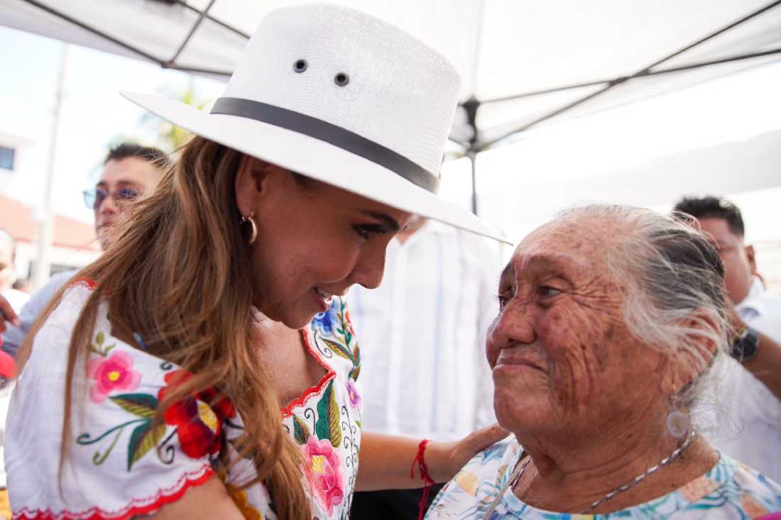 Mara Lezama lidera la entrega de 1,620 apoyos del programa 'Mujer es Vida' en Isla Mujeres