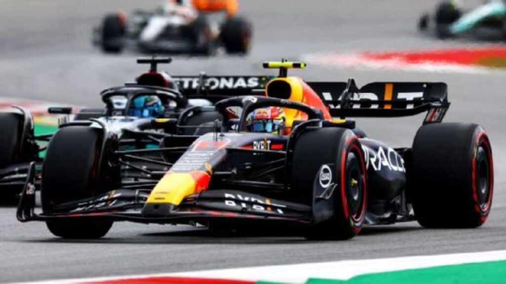 Max Verstappen domina mientras Checo Pérez se posiciona en la última práctica libre