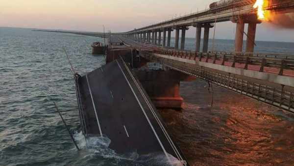 Mira cómo Rusia dispara misiles contra un puente en Kyiv, la capital de Ucrania