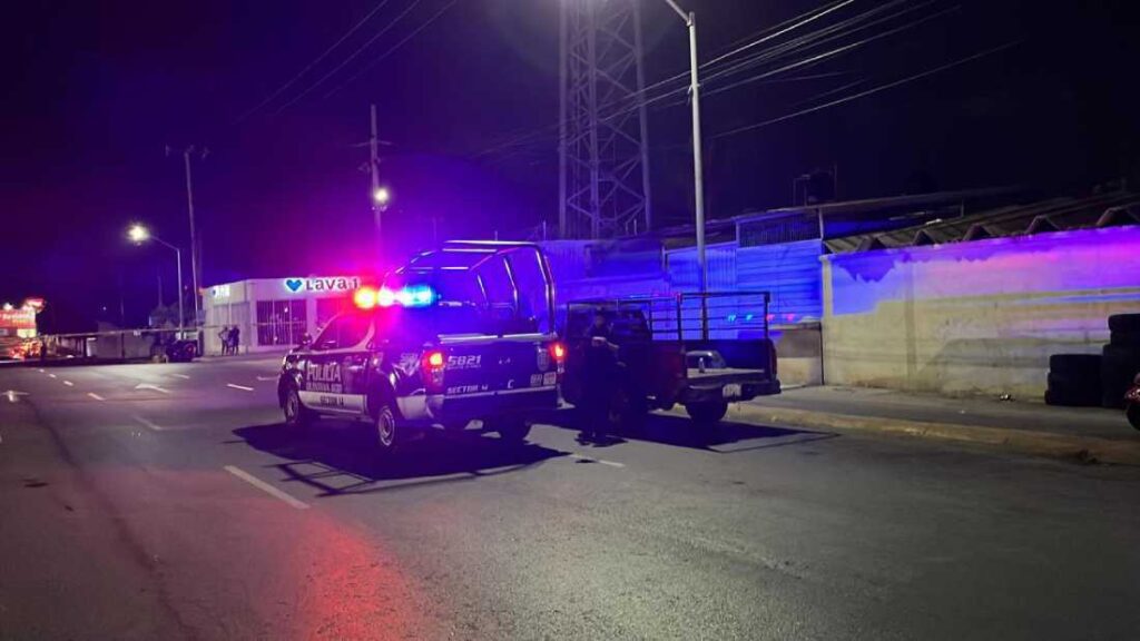 Mujer resulta herida en un tiroteo dentro de una tienda de llantas en Cancún