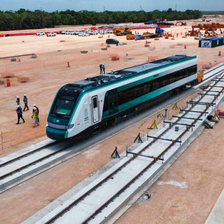 Nuevo Lote de Vagones del Tren Maya Aterriza en Cancun 1